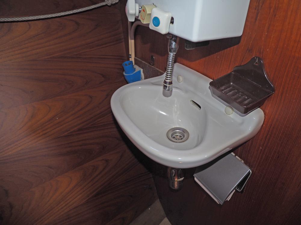 Cabin en avant, H&eacute;bergements